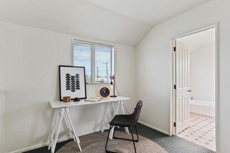 Photo of property in 150 Avonhead Road, Avonhead, Christchurch, 8042