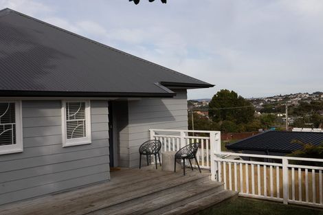 Photo of property in 1/27 Huka Road, Birkenhead, Auckland, 0626