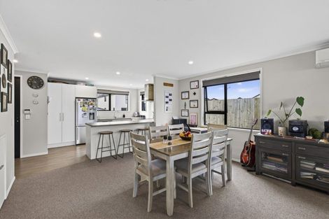 Photo of property in 15 Discovery Place, Marfell, New Plymouth, 4310