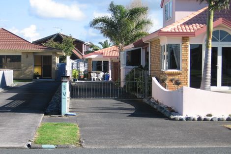 Photo of property in 16 Pine Road, Orewa, 0931