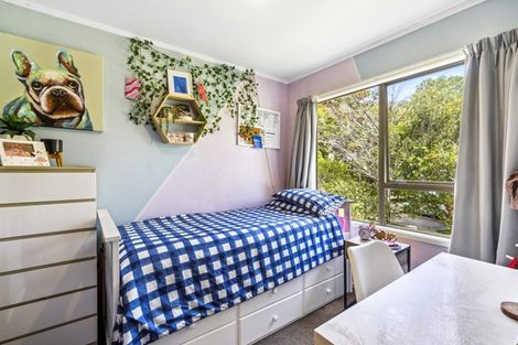 Photo of property in 17 Jenanne Place, Totara Vale, Auckland, 0629