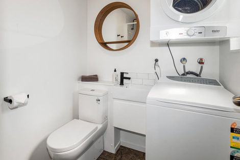 Photo of property in 1/156 Marine Parade, Mount Maunganui, 3116