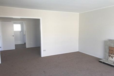 Photo of property in 121 Flanshaw Road, Te Atatu South, Auckland, 0610