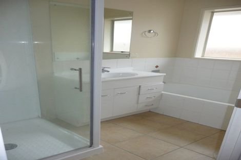 Photo of property in 14 Raphoe Road, Flat Bush, Auckland, 2019