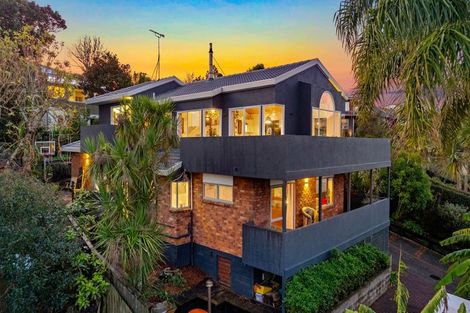 Photo of property in 2/962 Beach Road, Torbay, Auckland, 0630