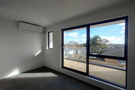 Photo of property in 6/113 Te Atatu Road, Te Atatu South, Auckland, 0610