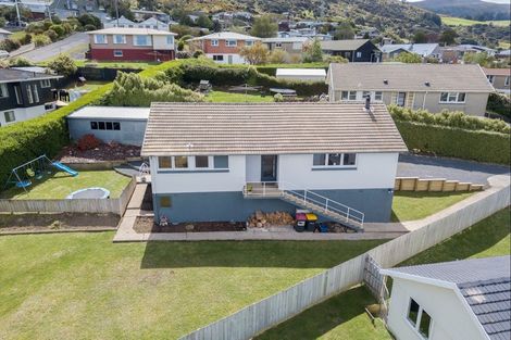 Photo of property in 29 Hanlon Street, Halfway Bush, Dunedin, 9010