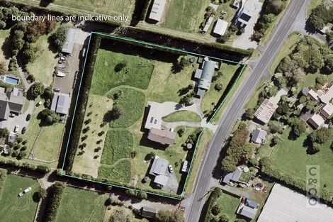 Photo of property in 144 Taupaki Road, Taupaki, Henderson, 0782