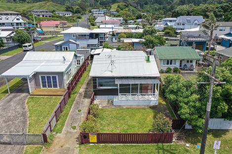 Photo of property in 35 Beach Road, Waihi Beach, 3611