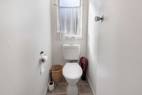 Photo of property in 8 Rollerson Street, Papakura, 2110