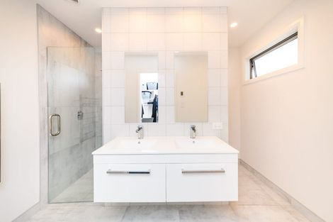 Photo of property in 5 Stratford Court, Fitzherbert, Palmerston North, 4410