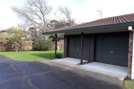 Photo of property in 2 Coronet Place, Awapuni, Palmerston North, 4412
