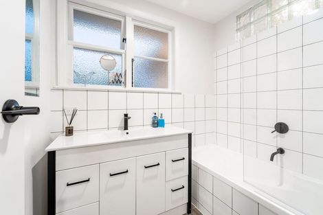 Photo of property in 15 Posa Avenue, Henderson, Auckland, 0612