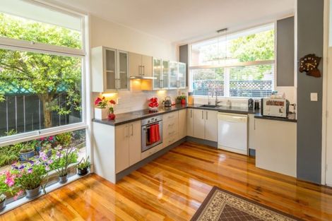 Photo of property in 30 Grassways Avenue, Pakuranga, Auckland, 2010