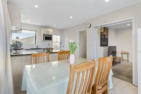Photo of property in 4 Tonkin Drive, Sunnynook, Auckland, 0620