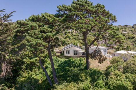 Photo of property in 120 Miromiro Road, Normandale, Lower Hutt, 5010