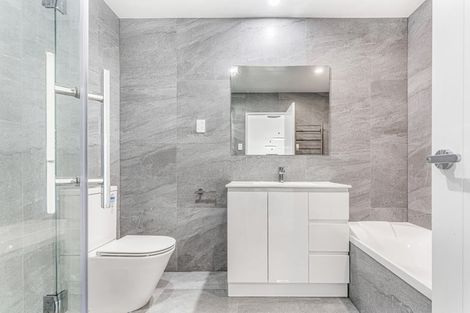 Photo of property in 43c Fitzherbert Avenue, West Harbour, Auckland, 0618