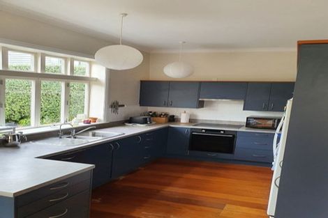 Photo of property in 63 Wadestown Road, Wadestown, Wellington, 6012