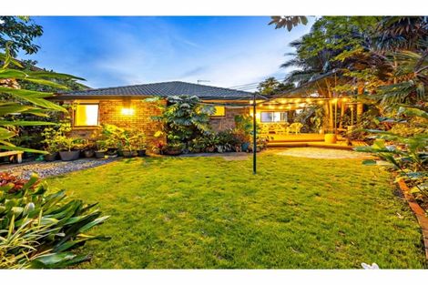 Photo of property in 8 Atlantic Place, Goodwood Heights, Auckland, 2105