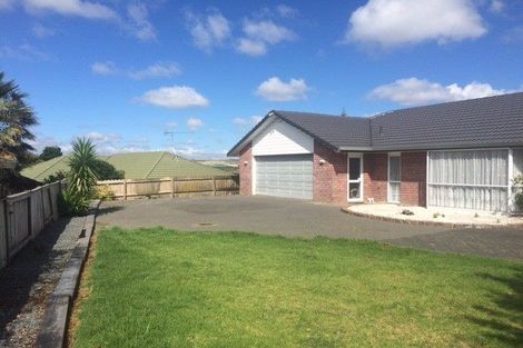 Photo of property in 33 Bob Charles Drive, Golflands, Auckland, 2013