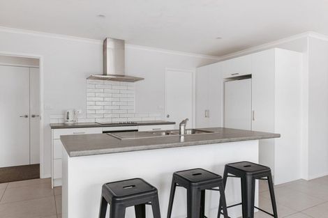 Photo of property in 6 Harding Drive, Papamoa Beach, Papamoa, 3118