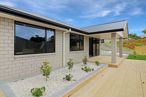 Photo of property in 2 Frederick Place, Whalers Gate, New Plymouth, 4310