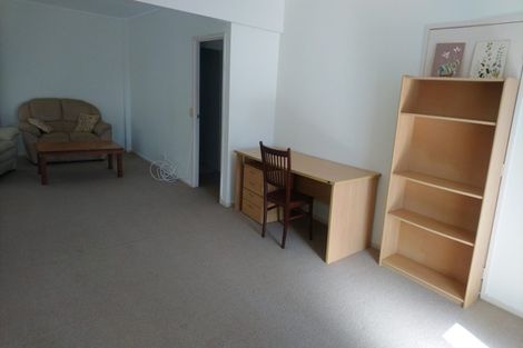 Photo of property in 2/8 Sandown Road, Rothesay Bay, Auckland, 0630