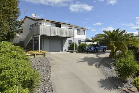 Photo of property in 17 Dunton Drive, Welcome Bay, Tauranga, 3112