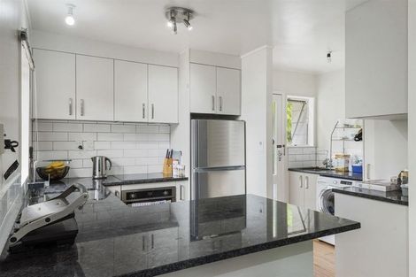 Photo of property in 1/10 Halder Place, Torbay, Auckland, 0632