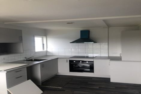 Photo of property in 24 Neil Avenue, Te Atatu Peninsula, Auckland, 0610