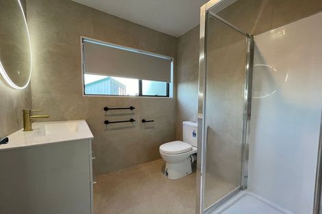 Photo of property in 1/16 Glen Vista Place, Bayview, Auckland, 0629