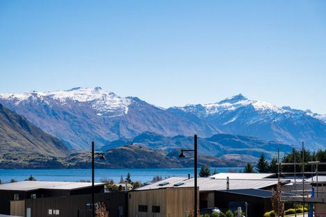 Photo of property in 6 Akitu Rise, Wanaka, 9305