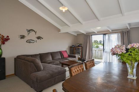 Photo of property in 17 Dunton Drive, Welcome Bay, Tauranga, 3112