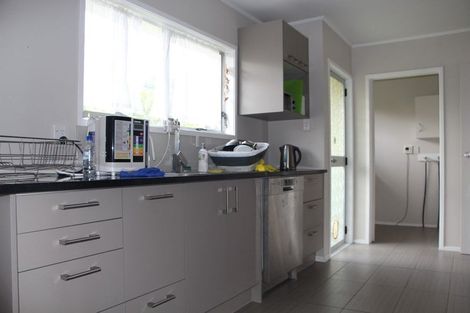 Photo of property in 3 Celeste Place, Totara Vale, Auckland, 0627