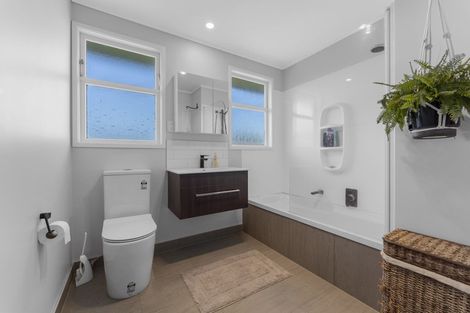 Photo of property in 42 Robinson Crescent, Westbrook, Palmerston North, 4412