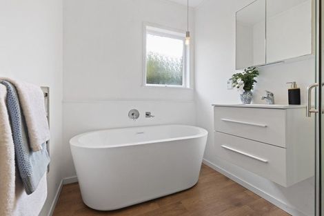 Photo of property in 26 Beechdale Crescent, Pakuranga Heights, Auckland, 2010