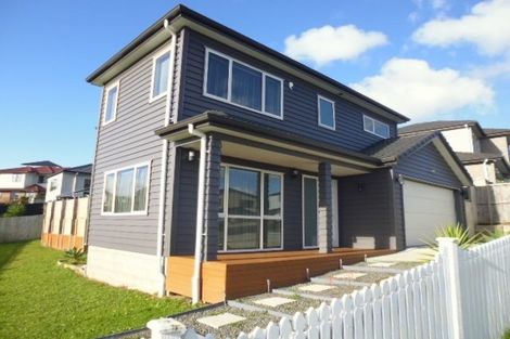 Photo of property in 13 Kereru Rise, Papakura, 2110