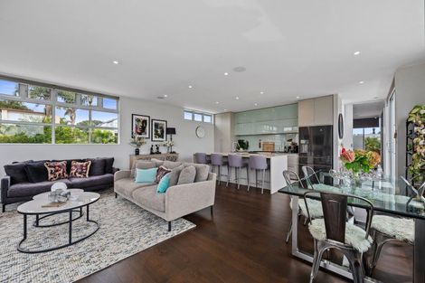 Photo of property in 2/2a Earnoch Avenue, Takapuna, Auckland, 0622