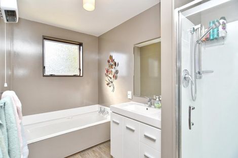 Photo of property in 2/32 Prestons Road, Redwood, Christchurch, 8051