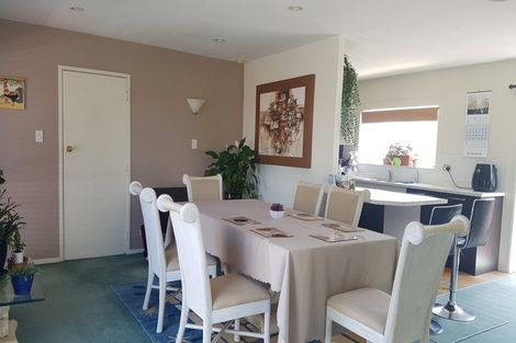 Photo of property in 38 Deverell Place, Northcross, Auckland, 0632