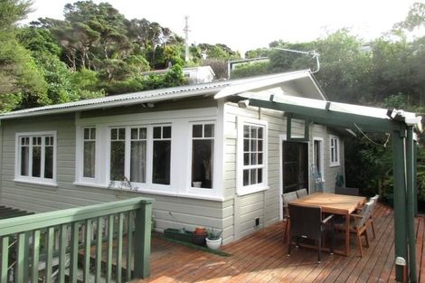 Photo of property in 35 Airlie Road, Plimmerton, Porirua, 5026