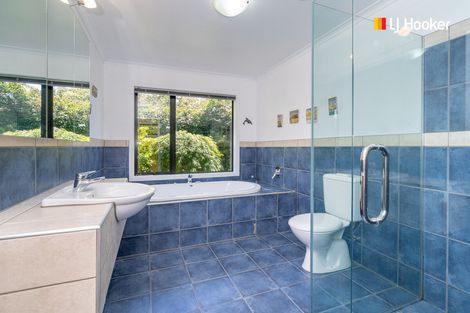 Photo of property in 1 Joshua Place, Helensburgh, Dunedin, 9010