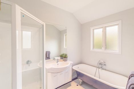 Photo of property in 16 Basil Place, Mount Pleasant, Christchurch, 8081