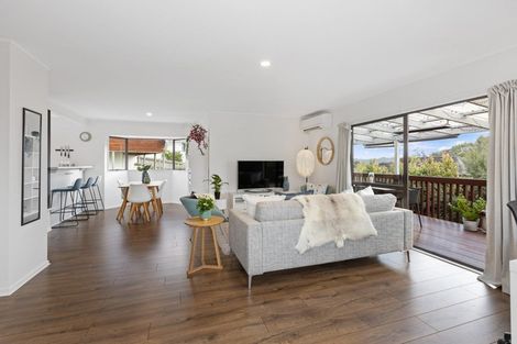 Photo of property in 22 Redfern Lane, Glenfield, Auckland, 0629