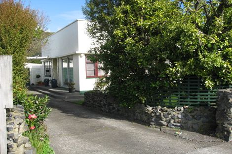 Photo of property in 82 Waiwhetu Road, Waterloo, Lower Hutt, 5011
