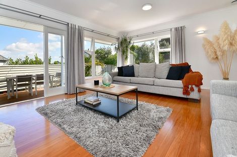 Photo of property in 2 Carento Way, Stanmore Bay, Whangaparaoa, 0932