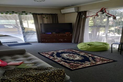 Photo of property in 1/83 Mcleod Road, Te Atatu South, Auckland, 0610