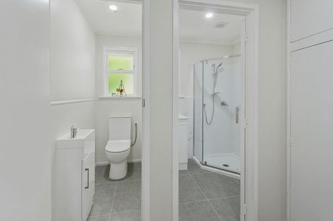 Photo of property in 2 Dulcie Place, Red Hill, Papakura, 2110