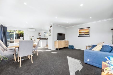 Photo of property in 14b Oakleigh Street, Maungaraki, Lower Hutt, 5010