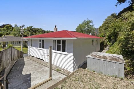 Photo of property in 47 Bird Grove, Stokes Valley, Lower Hutt, 5019